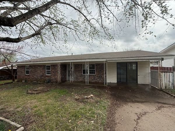 1901 Kris Drive , Ozark, AR 72949