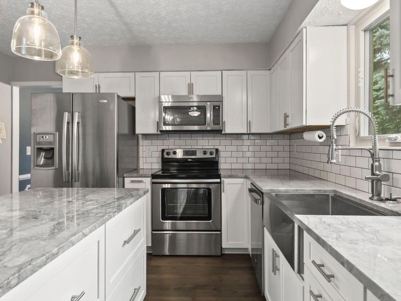3688 Carnforth Drive, Columbus, OH 43221 Photo 6
