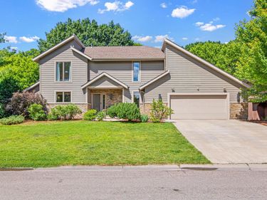 8408 Xylon Circle S, Bloomington, MN 55438