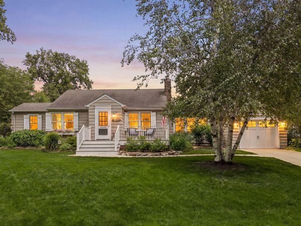 20600 Carson Road, Deephaven, MN 55331