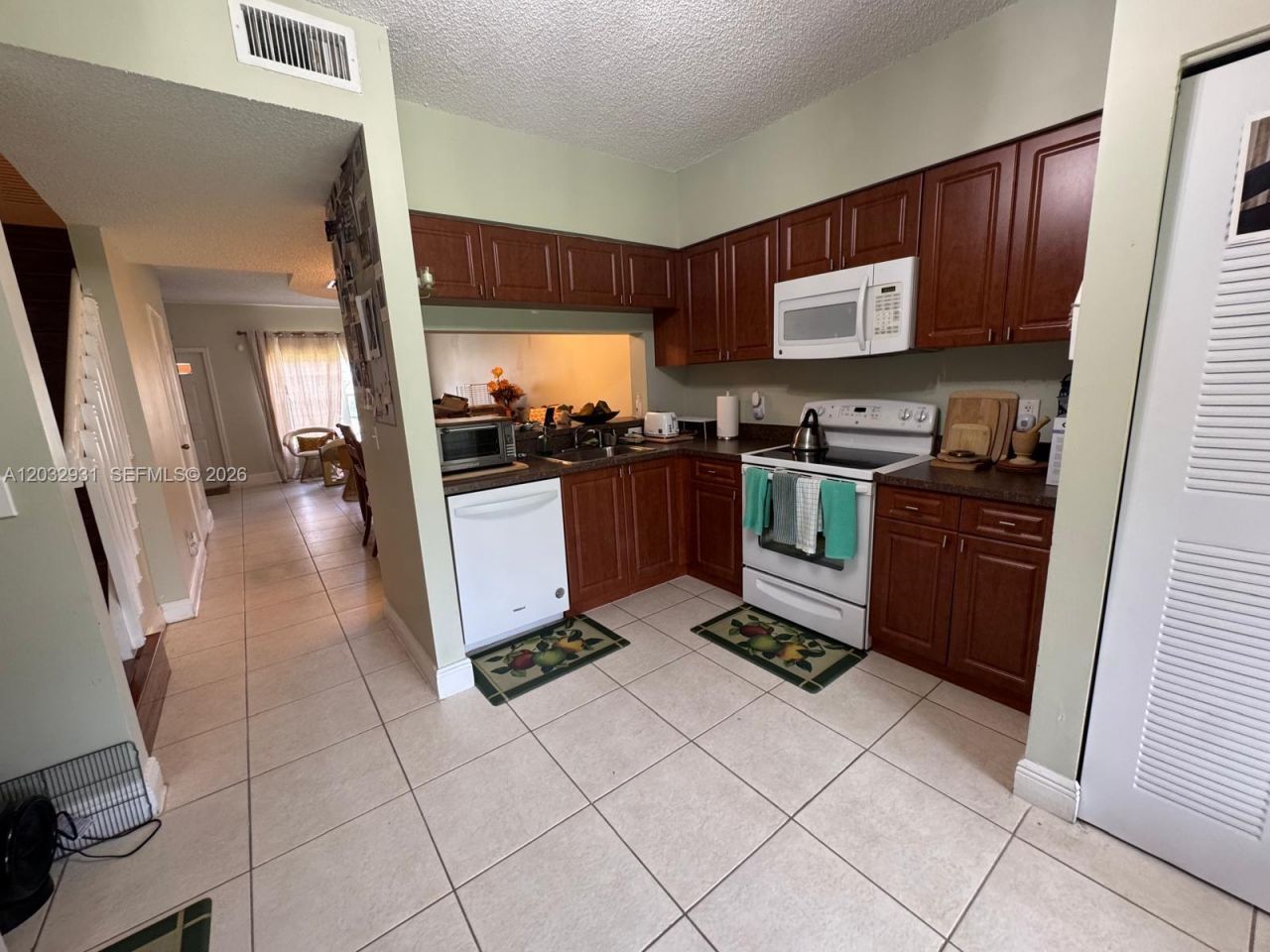 16682 Hemingway Dr , Weston, FL 33326 Photo