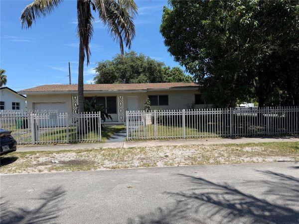 17805 NE 7th Ct , Miami, FL 33162