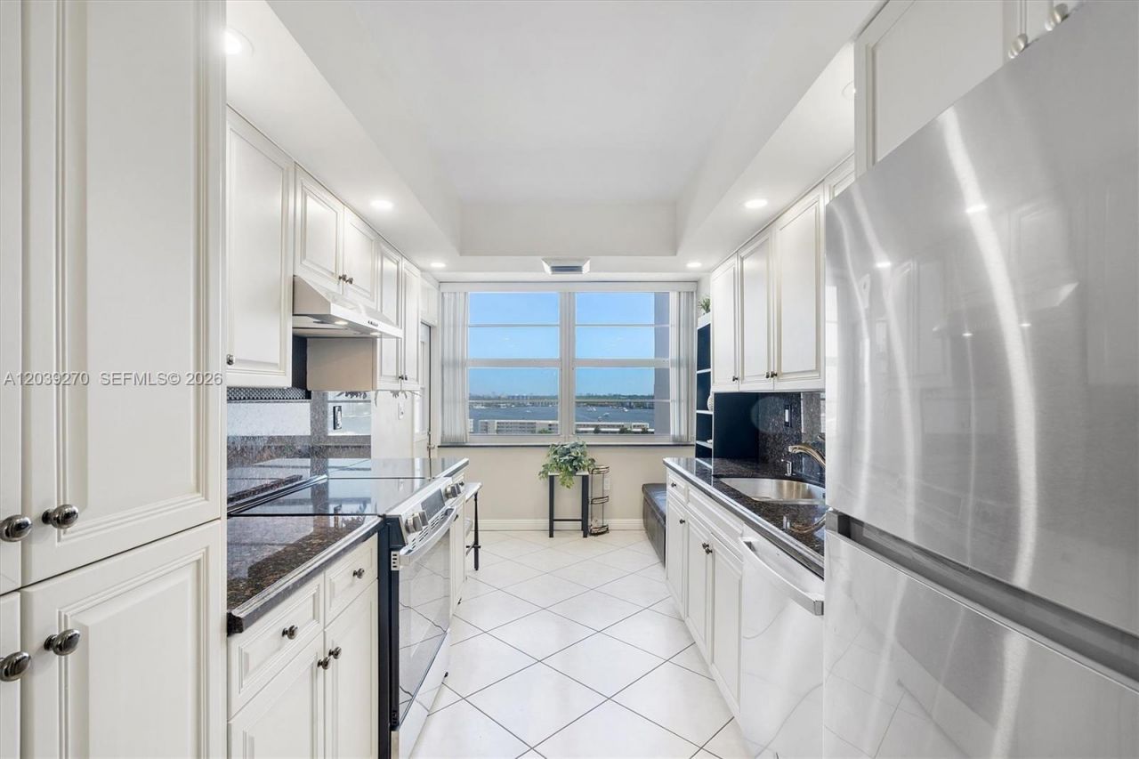 18031 Biscayne Blvd, Unit 1401, Aventura, FL 33160 Photo