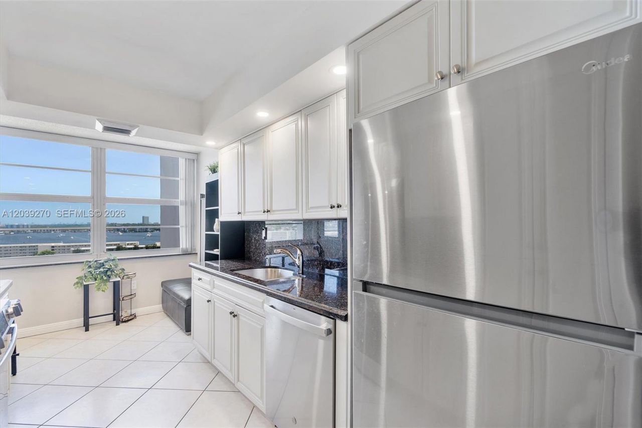 18031 Biscayne Blvd, Unit 1401, Aventura, FL 33160 Photo