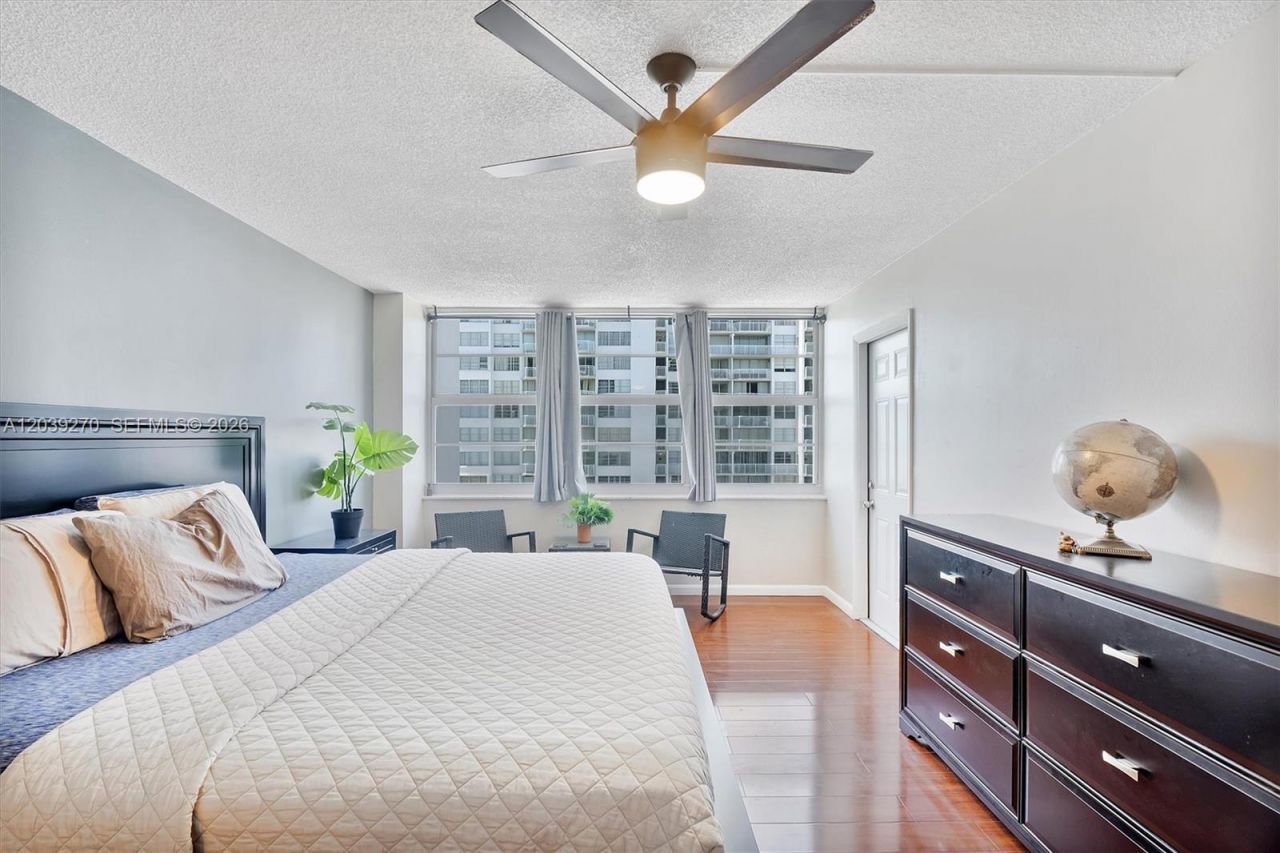 18031 Biscayne Blvd, Unit 1401, Aventura, FL 33160 Photo
