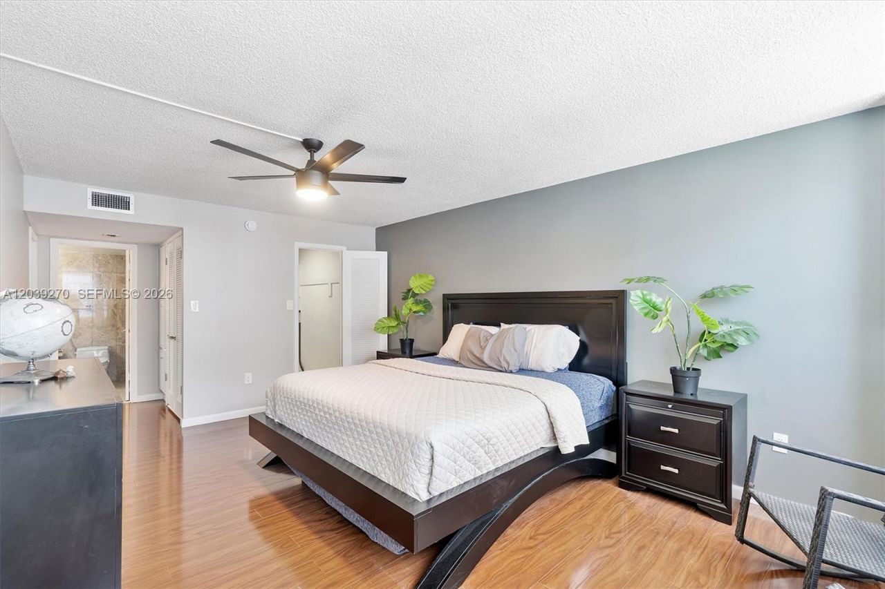 18031 Biscayne Blvd, Unit 1401, Aventura, FL 33160 Photo