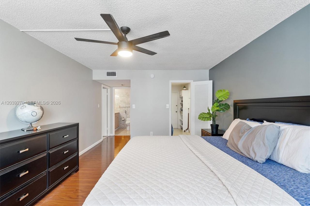 18031 Biscayne Blvd, Unit 1401, Aventura, FL 33160 Photo