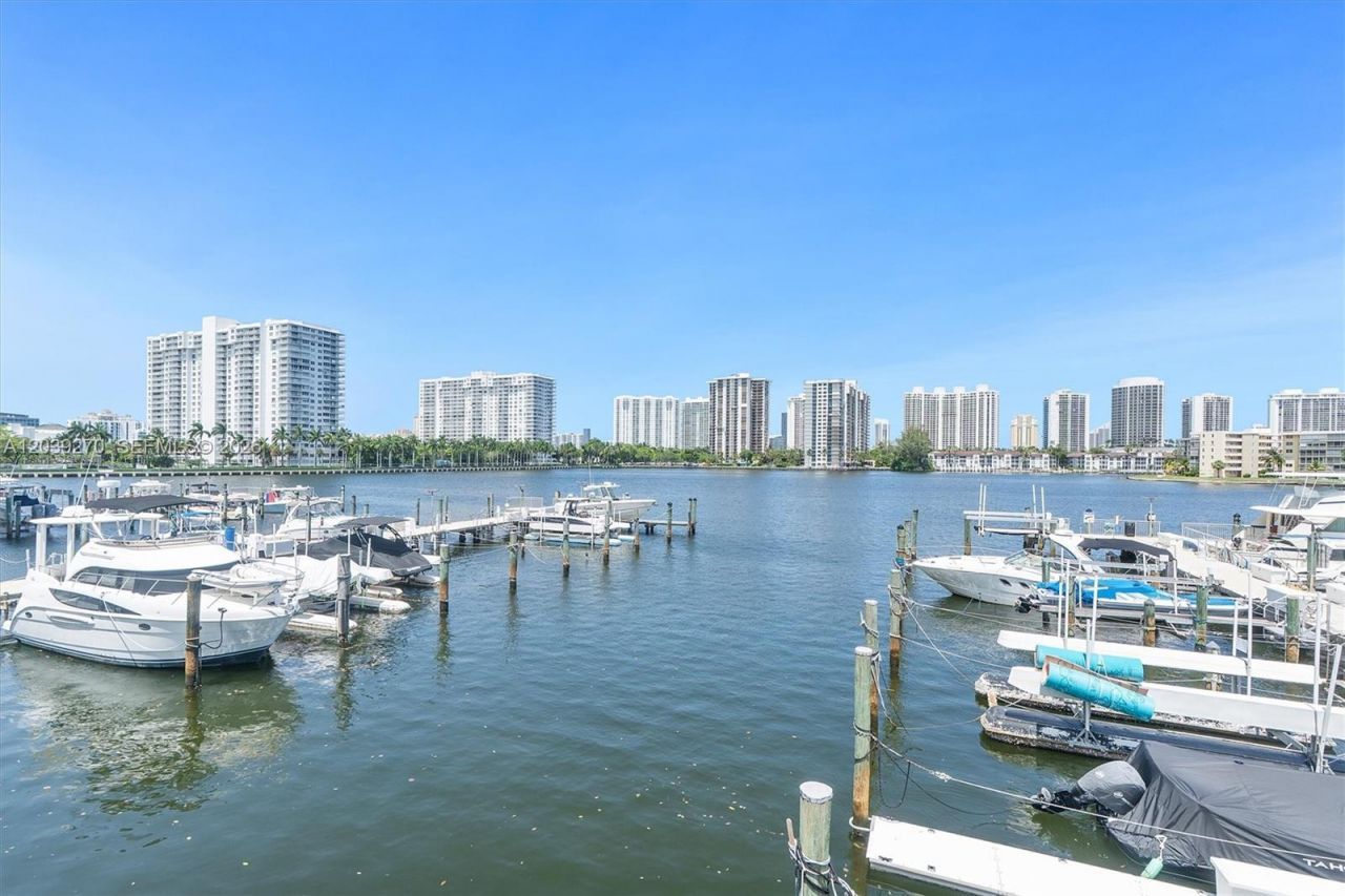 18031 Biscayne Blvd, Unit 1401, Aventura, FL 33160 Photo