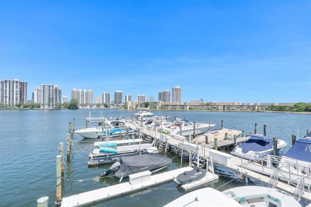 18031 Biscayne Blvd, Unit 1401, Aventura, FL 33160 Photo