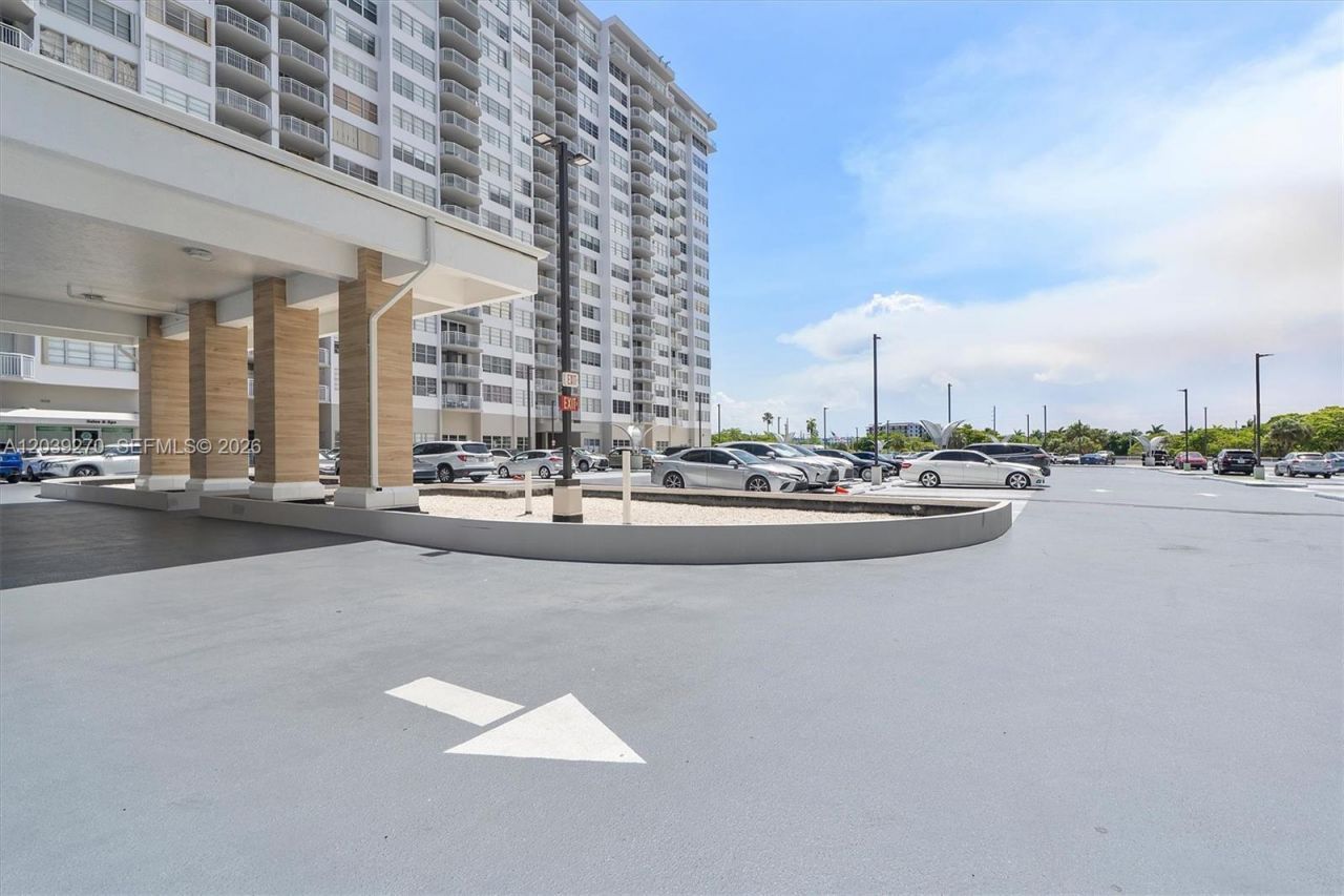 18031 Biscayne Blvd, Unit 1401, Aventura, FL 33160 Photo