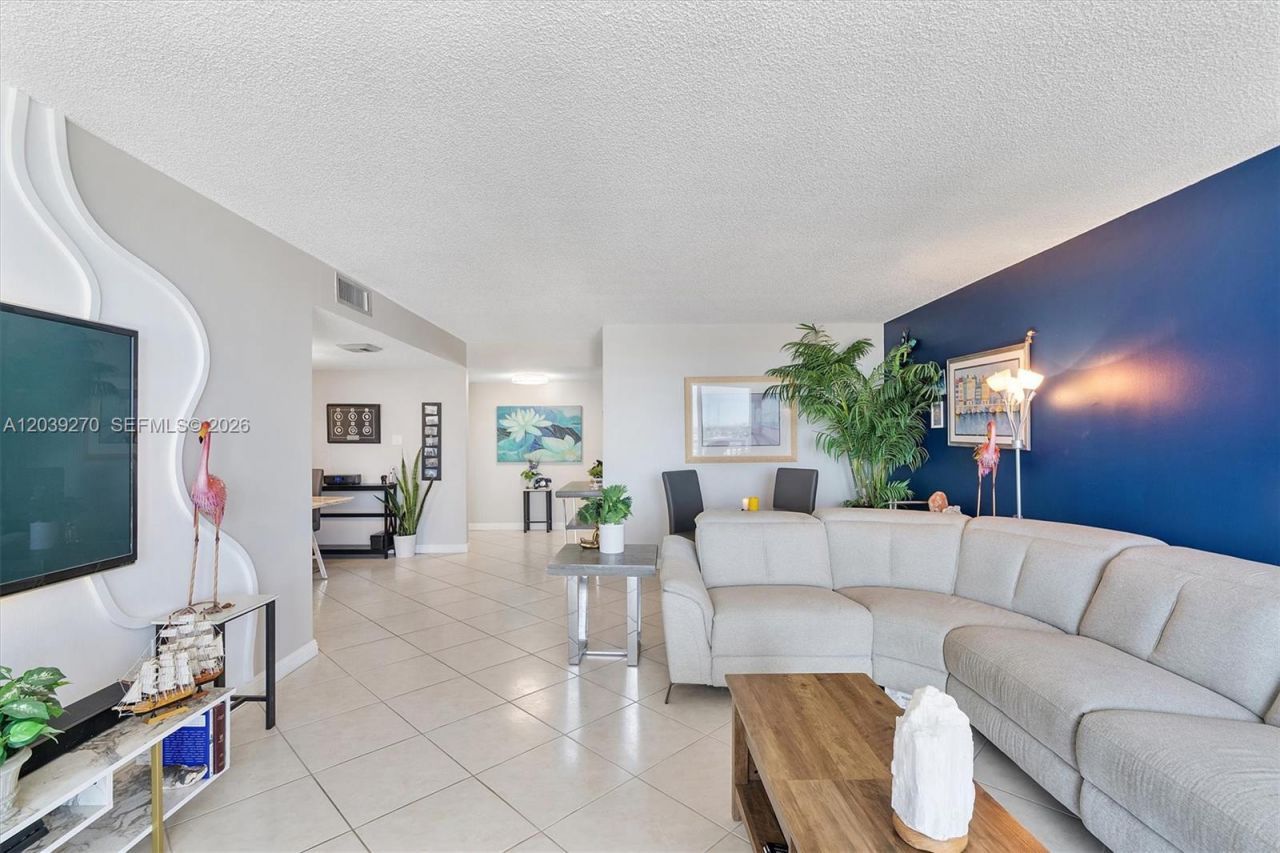 18031 Biscayne Blvd, Unit 1401, Aventura, FL 33160 Photo