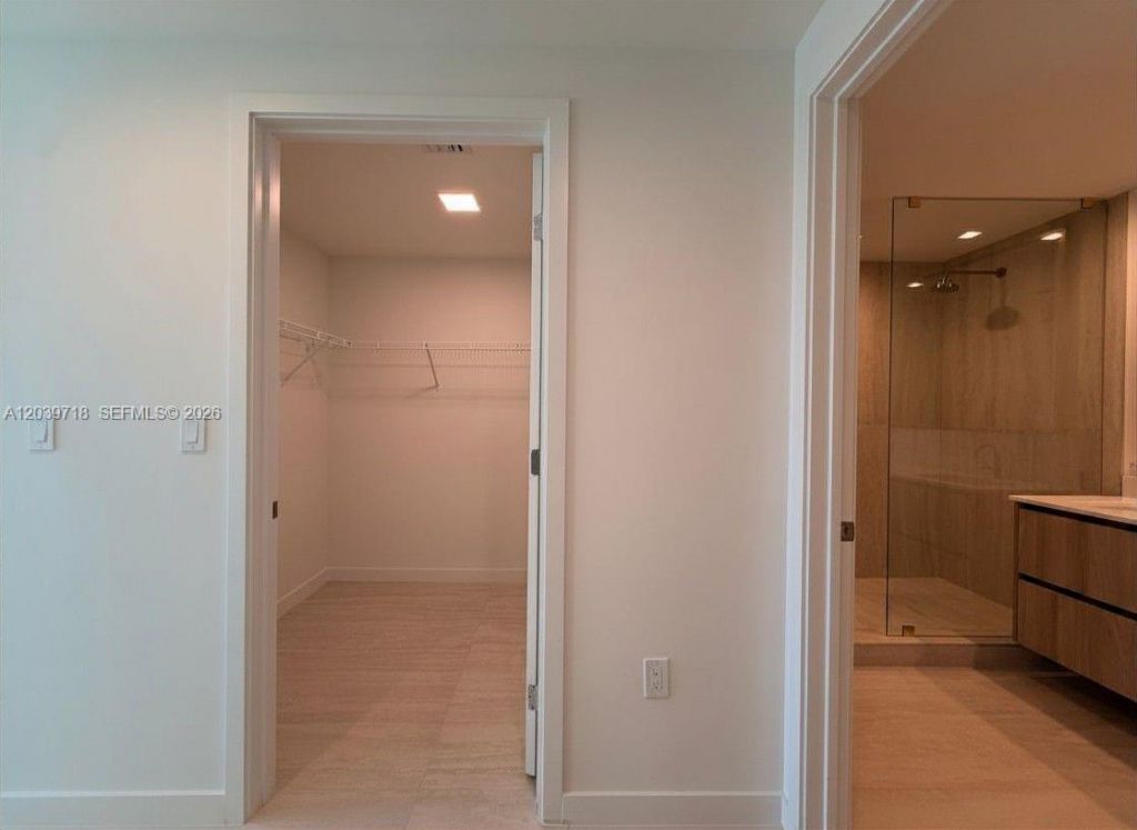 77 SE 5th St, Unit 1903, Miami, FL 33131 Photo
