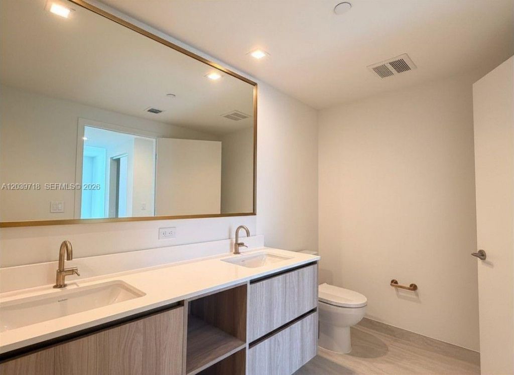 77 SE 5th St, Unit 1903, Miami, FL 33131 Photo