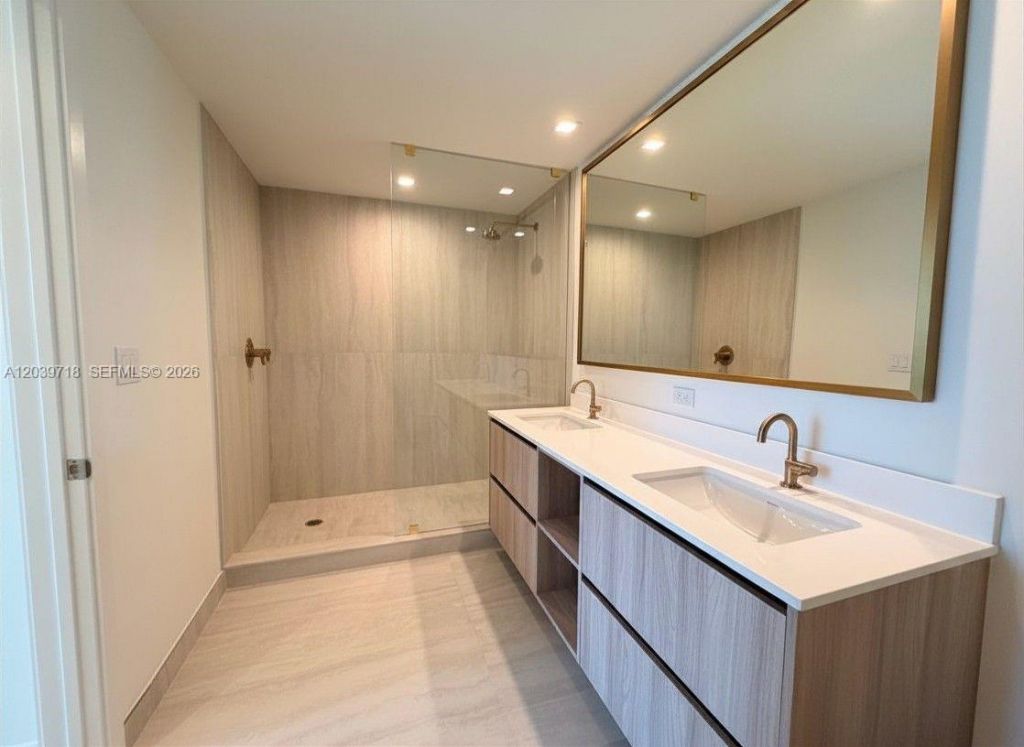77 SE 5th St, Unit 1903, Miami, FL 33131 Photo