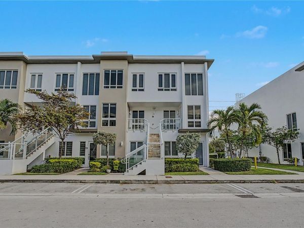 10260 NW 63rd Ter , Unit 203, Miami, FL 33178
