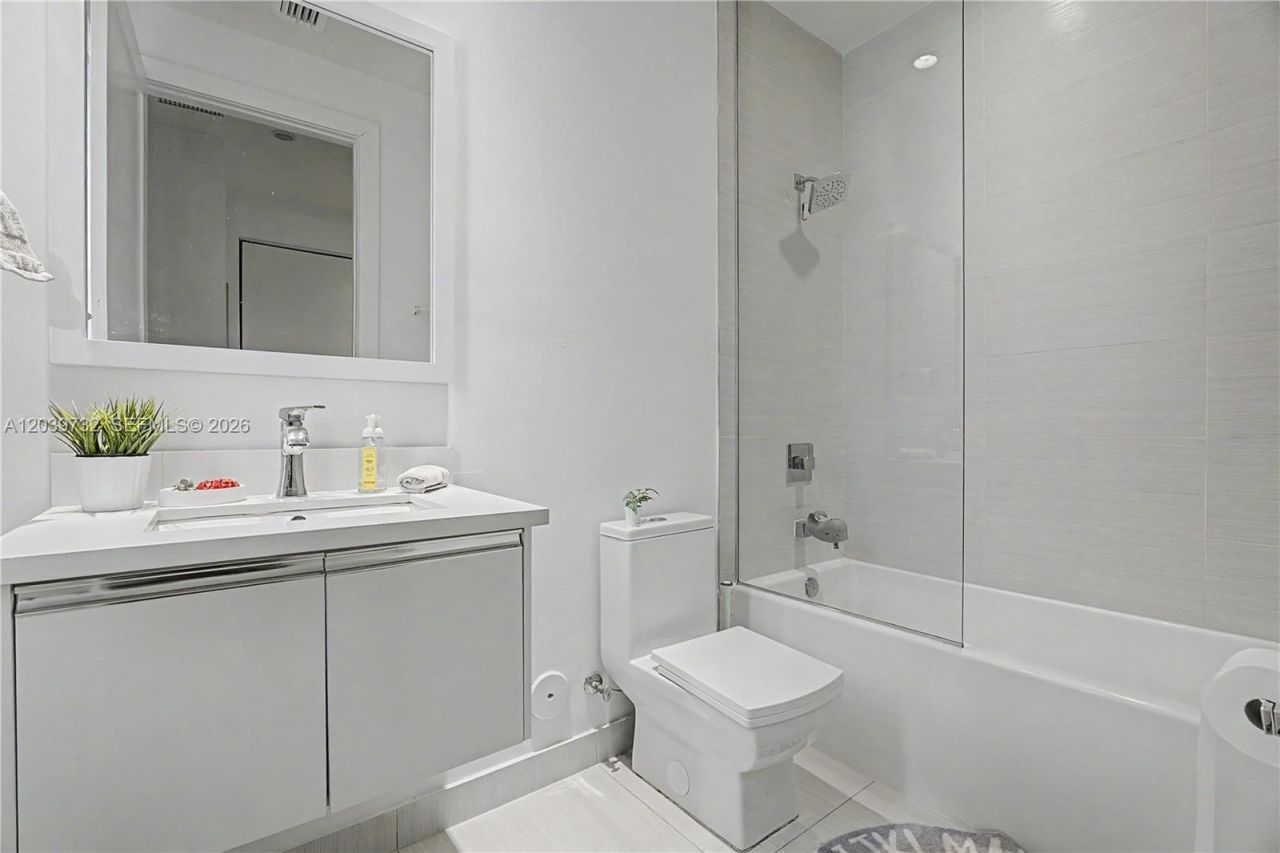 10260 NW 63rd Ter , Unit 203, Miami, FL 33178 Photo