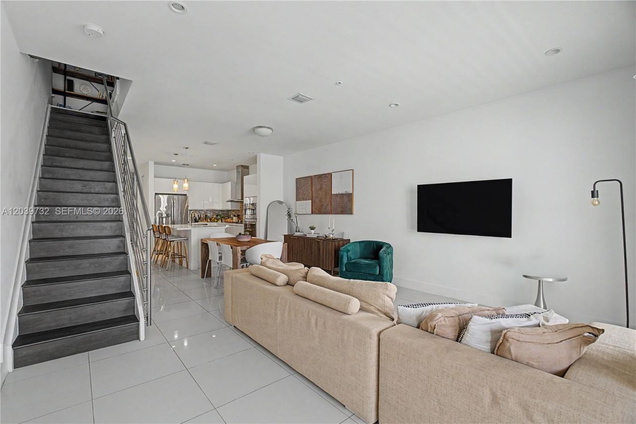 10260 NW 63rd Ter , Unit 203, Miami, FL 33178 Photo