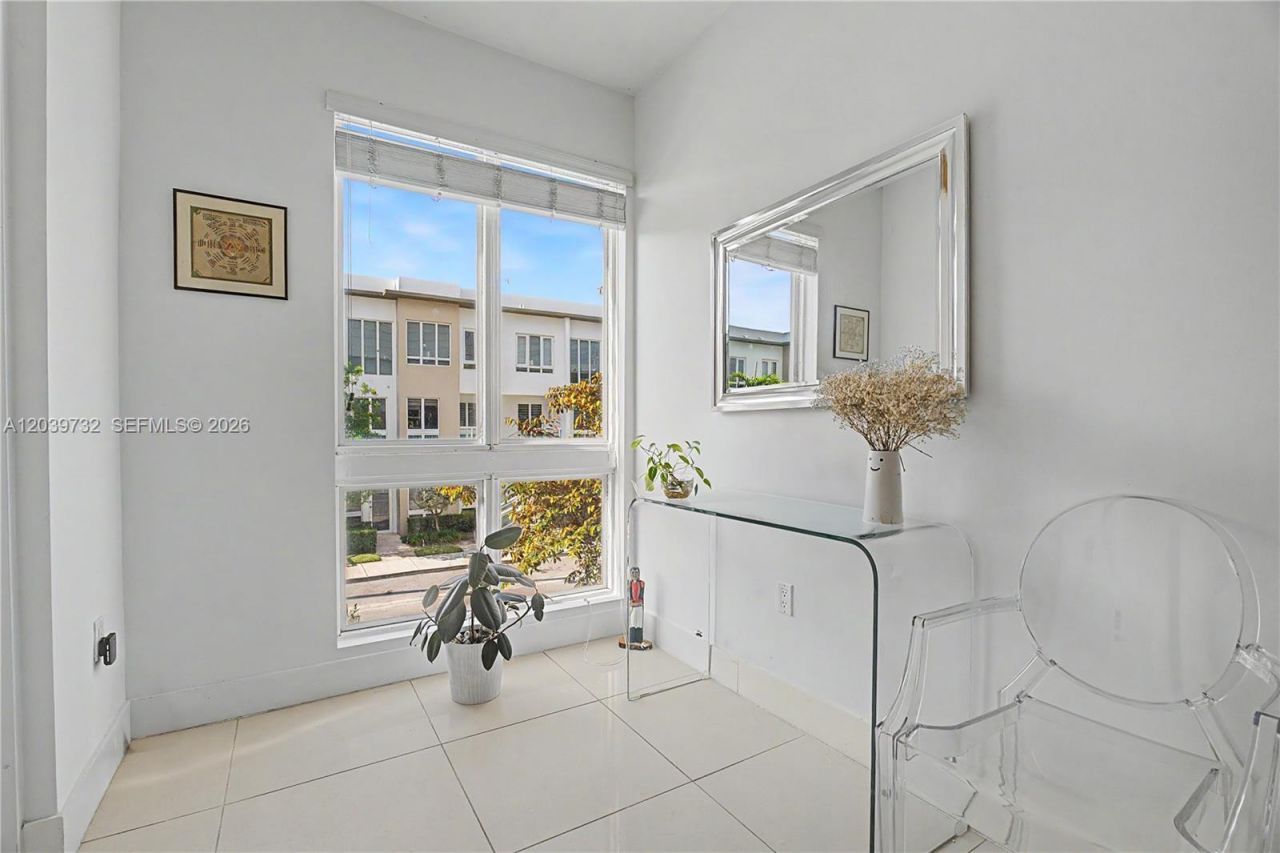 10260 NW 63rd Ter , Unit 203, Miami, FL 33178 Photo