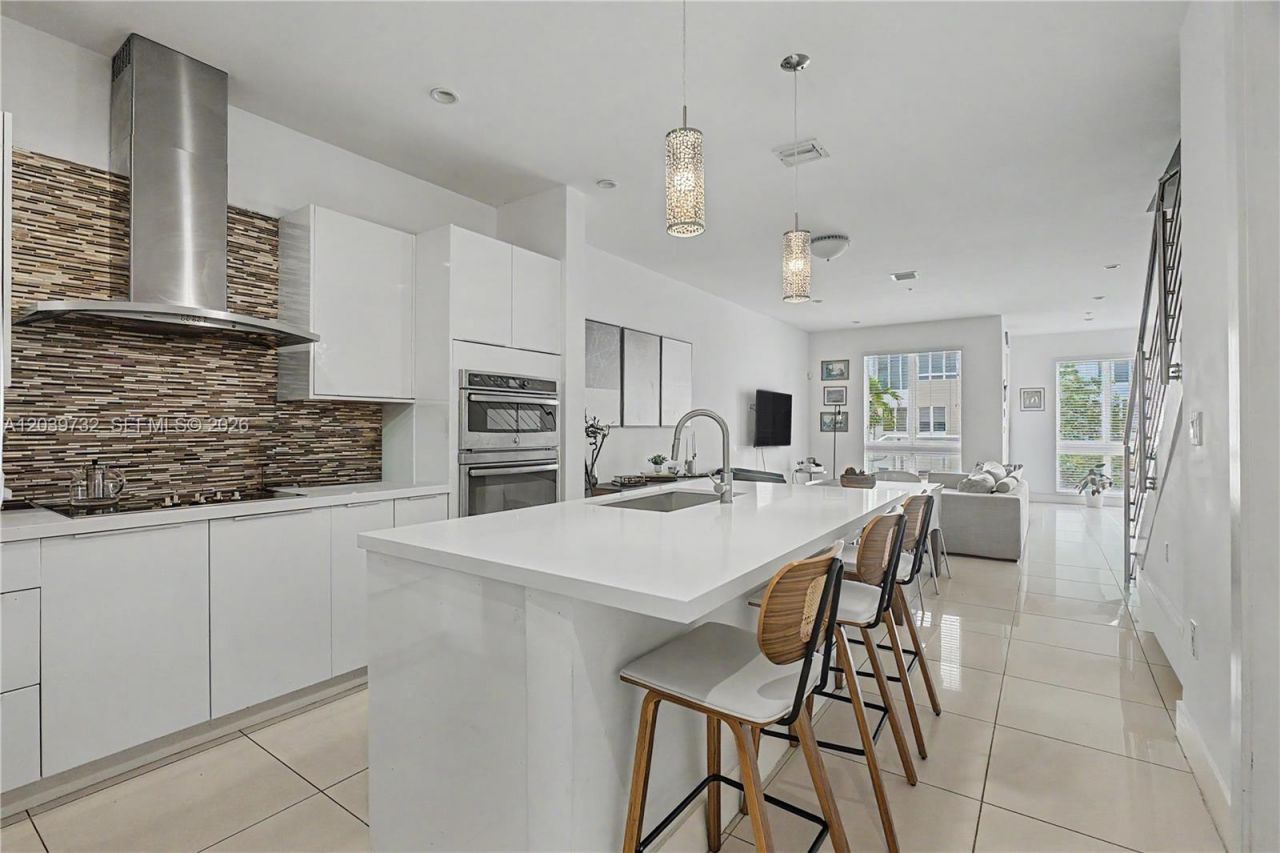 10260 NW 63rd Ter , Unit 203, Miami, FL 33178 Photo