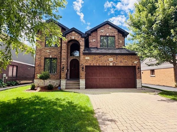 7938 N Octavia Avenue, Niles, IL 60714