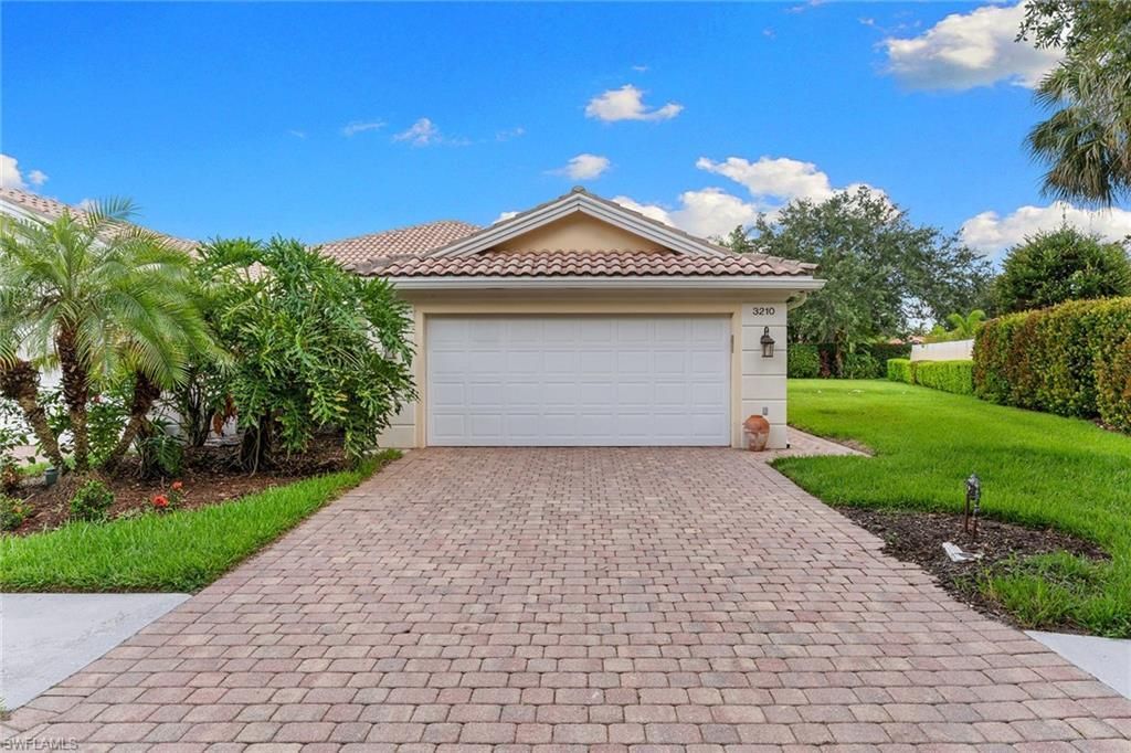 3210 Barbados Ln, Naples, FL 34119 Photo