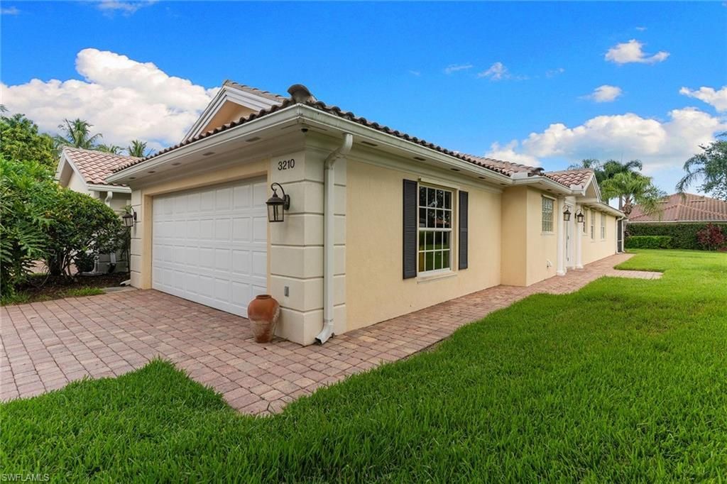 3210 Barbados Ln, Naples, FL 34119 Photo