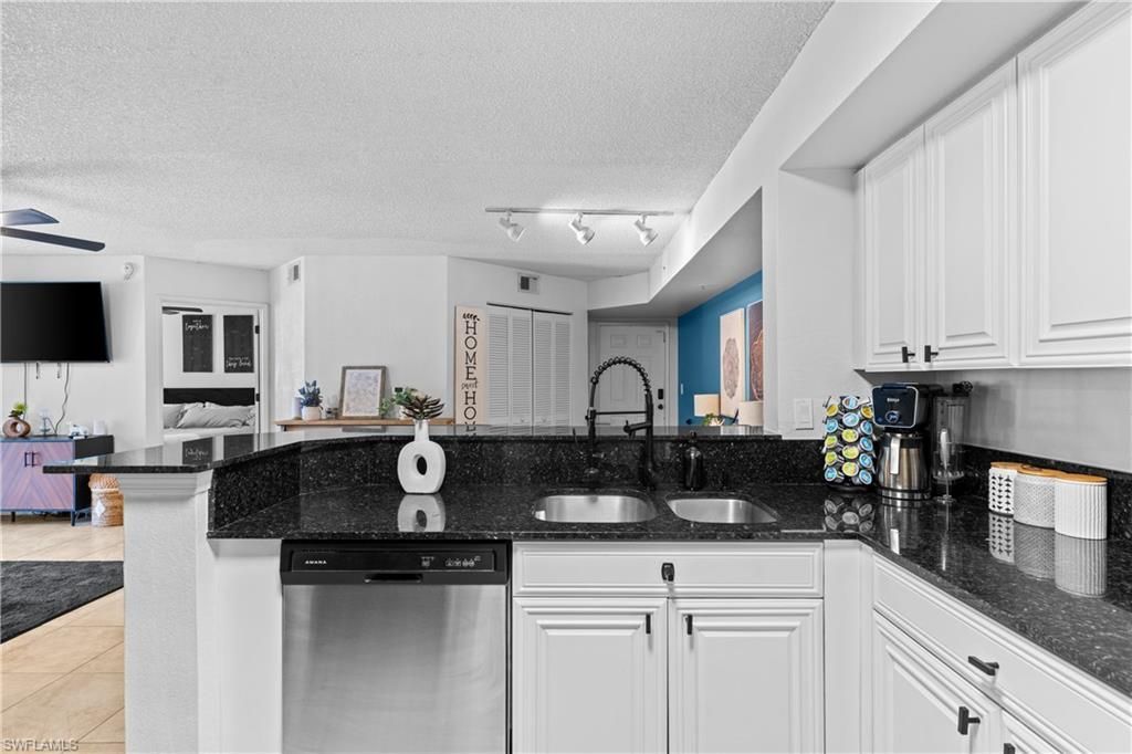 8225 Ibis Club Dr, Unit 204, Naples, FL 34104 Photo