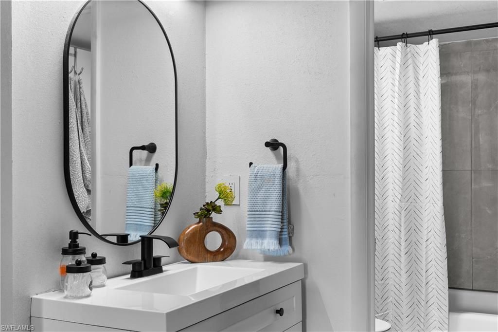 8225 Ibis Club Dr, Unit 204, Naples, FL 34104 Photo