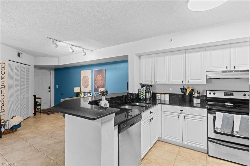 8225 Ibis Club Dr, Unit 204, Naples, FL 34104 Photo