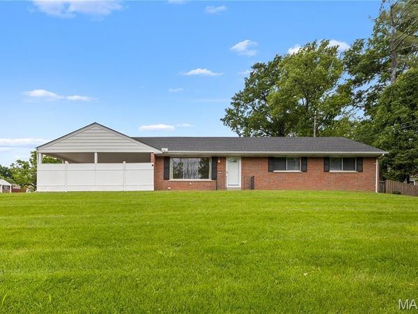 1001 Schulte Road , Unincorporated, MO 63146
