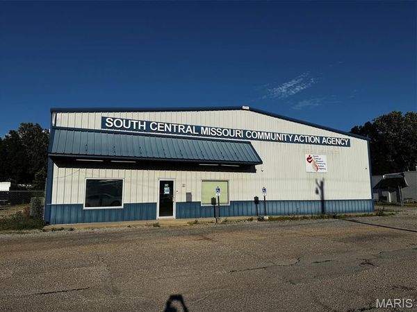 1716 S Broadway Street , Poplar Bluff, MO 63901