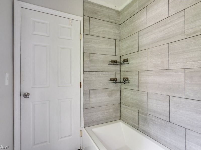 340 Crosby Street, Akron, OH 44303 Photo 9