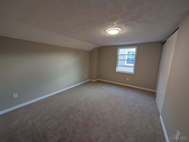 1127 W North Bend Dr, Cincinnati, OH 45224 Photo 16