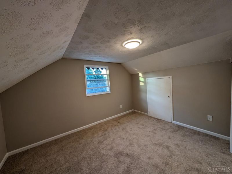 1127 W North Bend Dr, Cincinnati, OH 45224 Photo 17