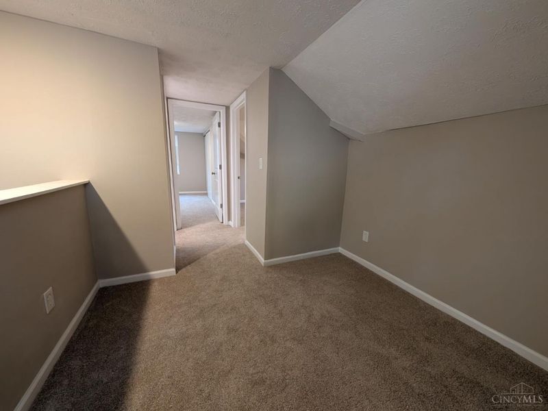 1127 W North Bend Dr, Cincinnati, OH 45224 Photo 20
