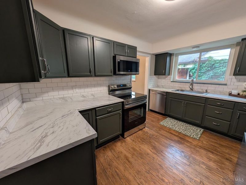 1127 W North Bend Dr, Cincinnati, OH 45224 Photo 7