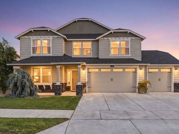 2859 SW 47th Street, Redmond, OR 97756