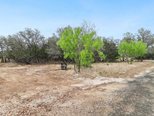10 Lazy Day, ConCan, TX 78838