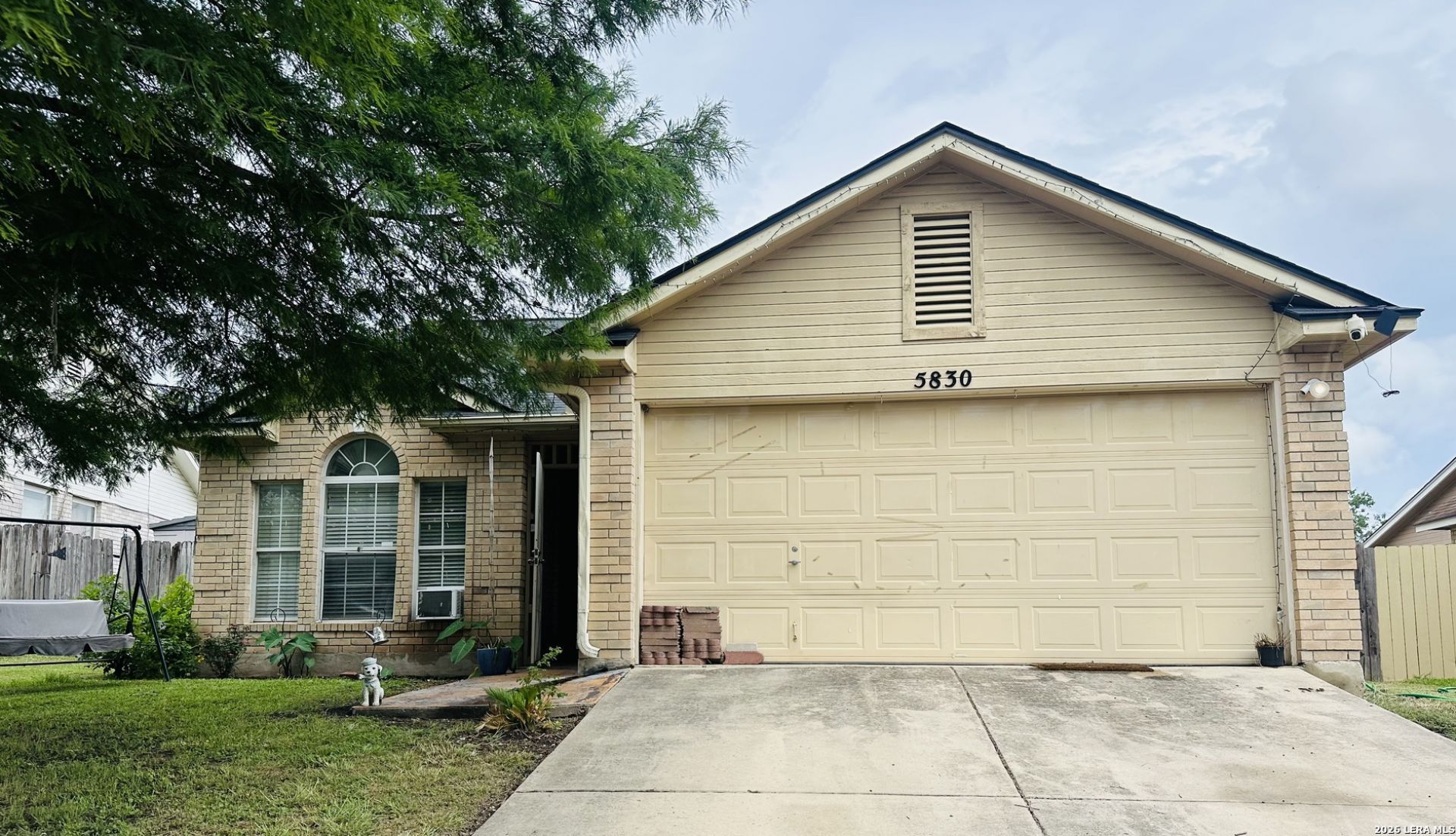 5830 Larkmeadow Dr, San Antonio, TX 78233 Main Photo