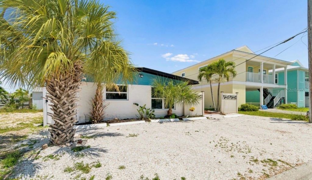 14906 N Bayshore Drive, Madeira Beach, FL 33708 Photo