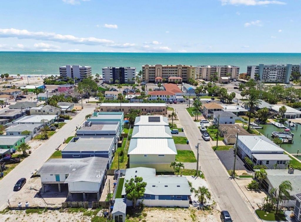 14906 N Bayshore Drive, Madeira Beach, FL 33708 Photo
