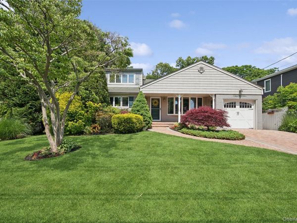 318 Lakeshore Boulevard, Massapequa Park, NY 11762