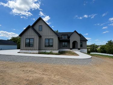 2030 West Court, Richmond, KY 40475