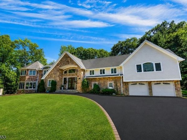 252 Mabel Pl, Franklin Lakes, NJ 07417