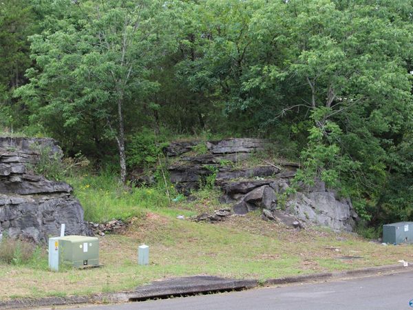 571 Farmingdale Road SE, Huntsville, AL 35803