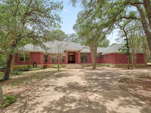 286 Arbors CIR , Elgin, TX 78621