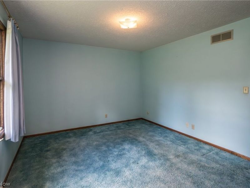2421 Fairview Road , Uniontown, OH 44685 Photo 13