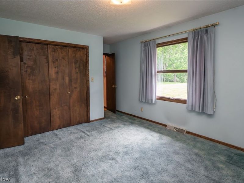 2421 Fairview Road , Uniontown, OH 44685 Photo 15