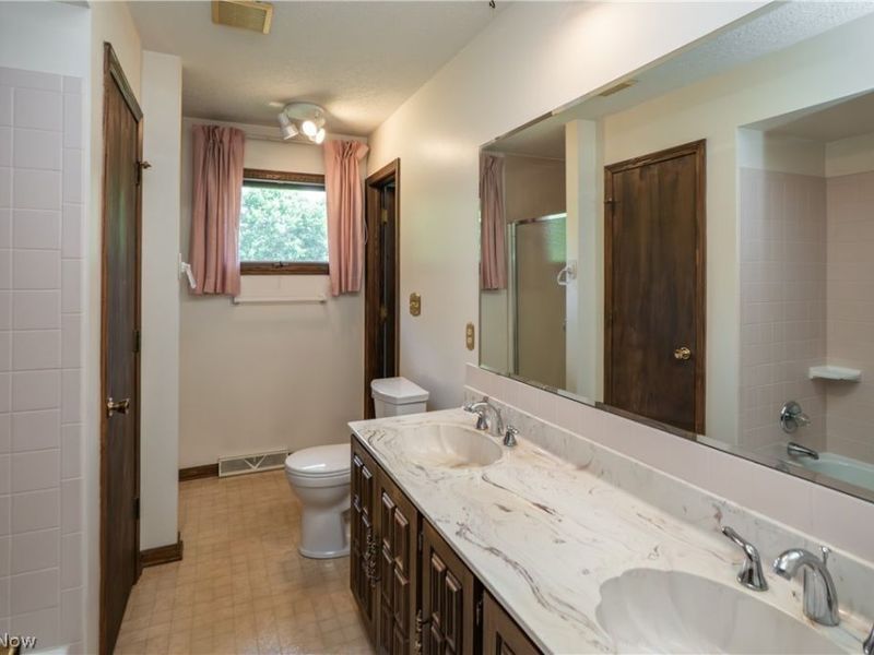 2421 Fairview Road , Uniontown, OH 44685 Photo 20