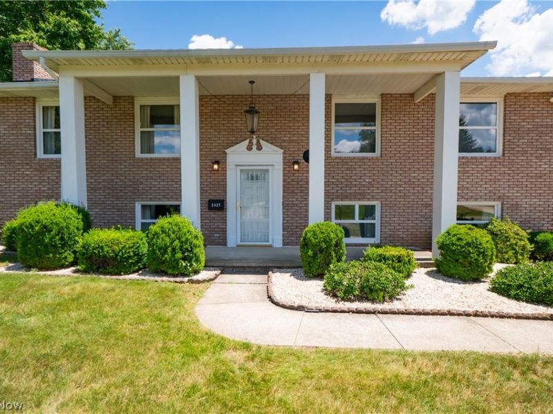 2421 Fairview Road , Uniontown, OH 44685 Photo 3